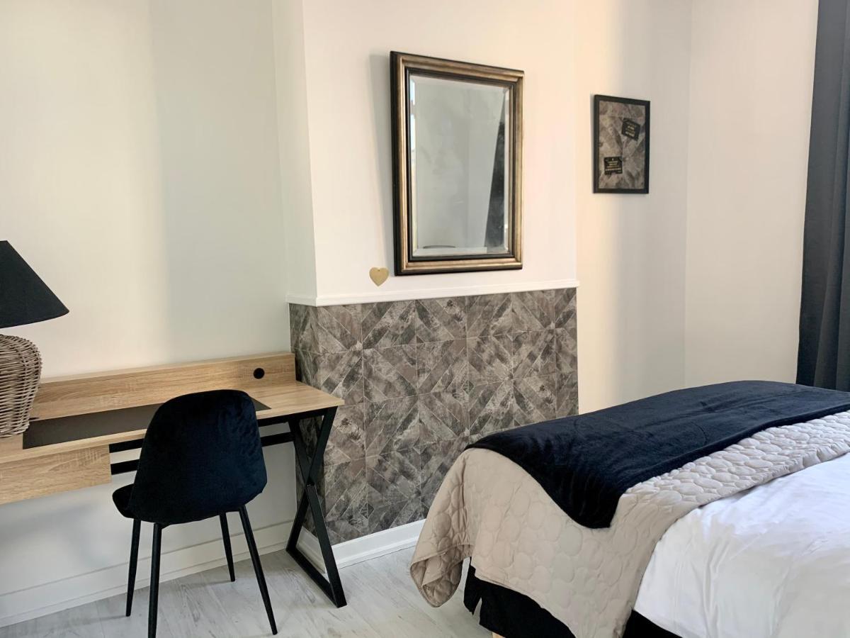 A & V Appart'Hotel Лилль Экстерьер фото